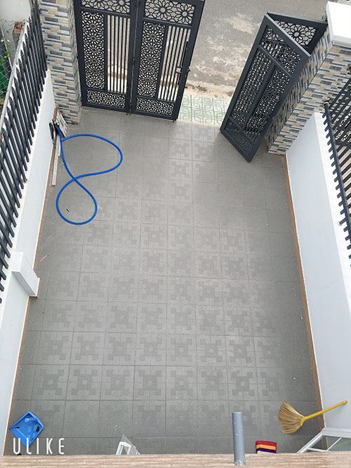 Sân xe hơi nhà hẻm 296 Nguyễn Thị Minh Khai, phường Phú Hòa