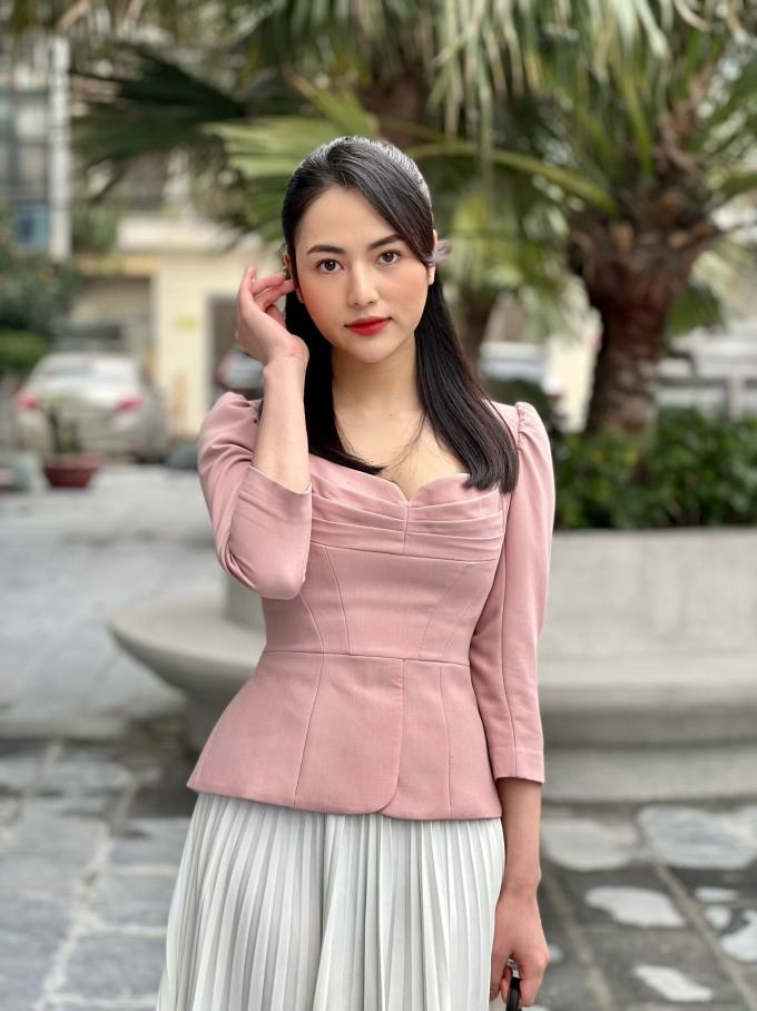Phong cách nhẹ nhàng, thanh lịch của diễn viên Việt Nga