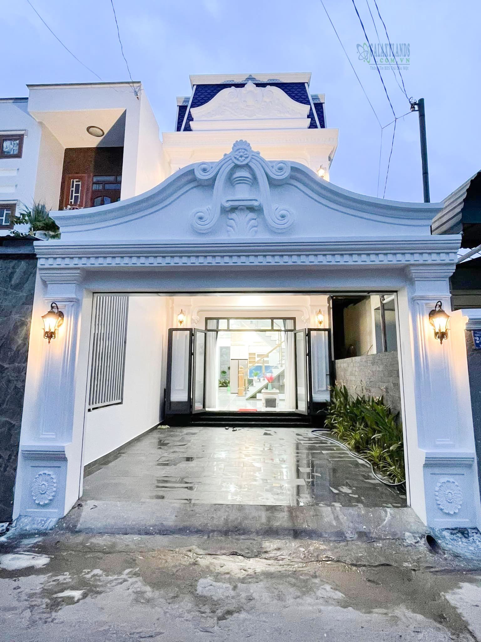 Bán căn nhà tân cổ điển mặt tiền hẻm 242 Nguyễn Đức Thuận thiết kế sang trọng