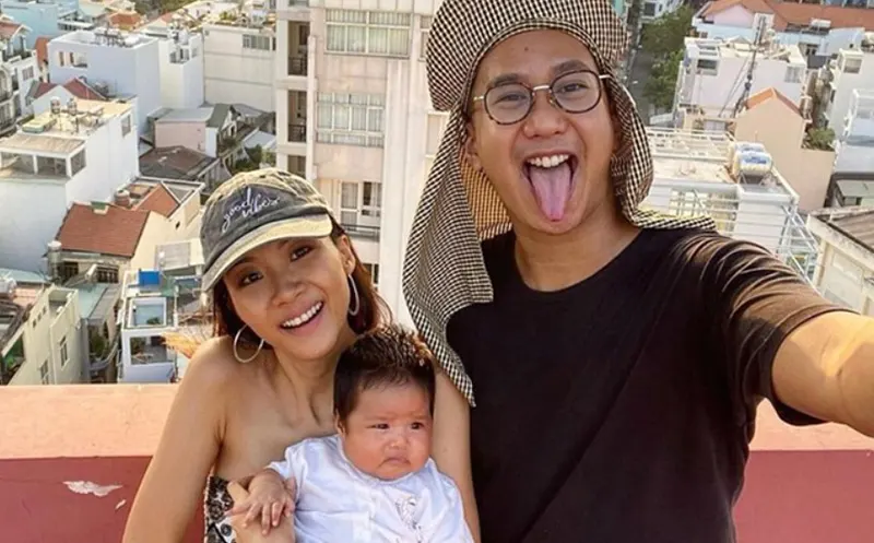 Vợ chồng rapper Suboi cùng cô con gái hạnh phúc bên nhau